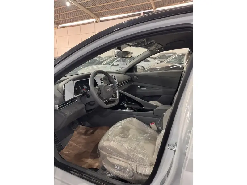 Hyundai Elantra 2026 5