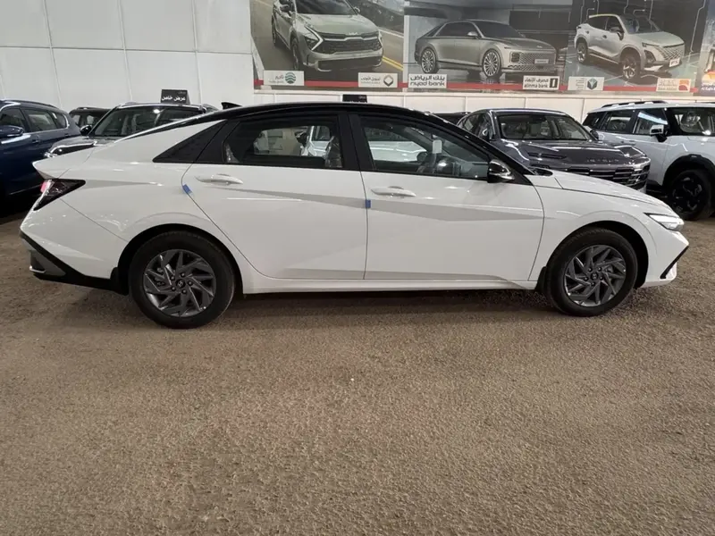 Hyundai Elantra 2026 3