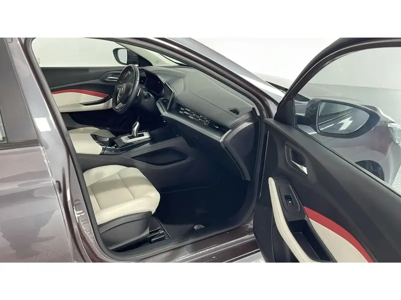MG GT STD 2023 6
