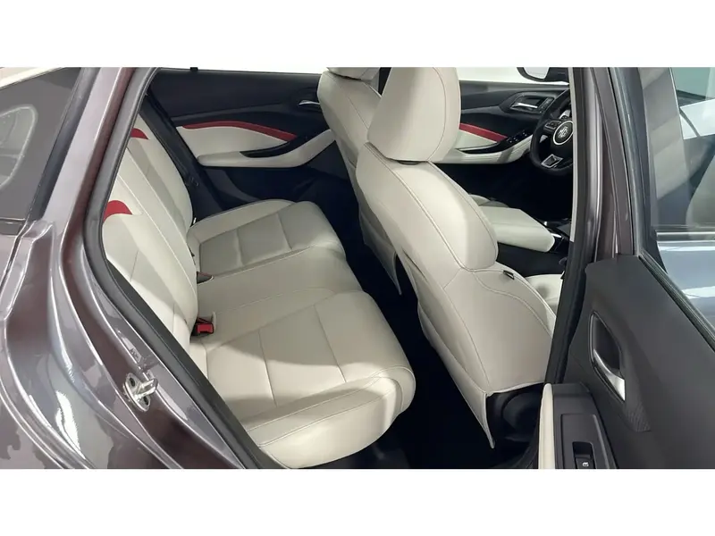 MG GT STD 2023 9