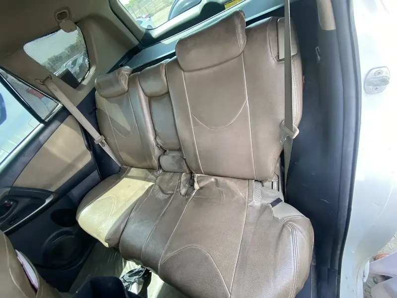 Toyota RAV4 2011 3