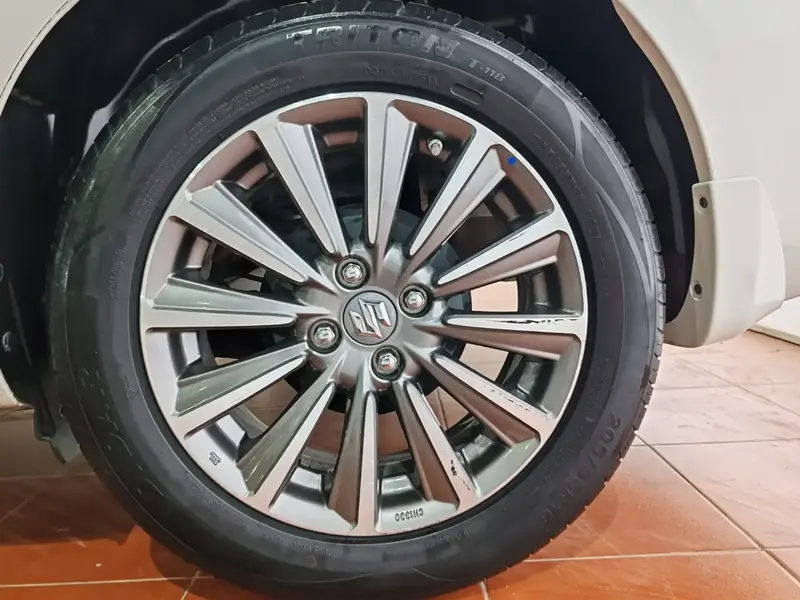 Suzuki Ciaz 2023 8