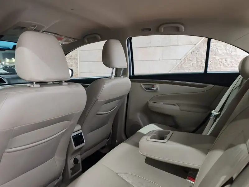 Suzuki Ciaz 2023 12