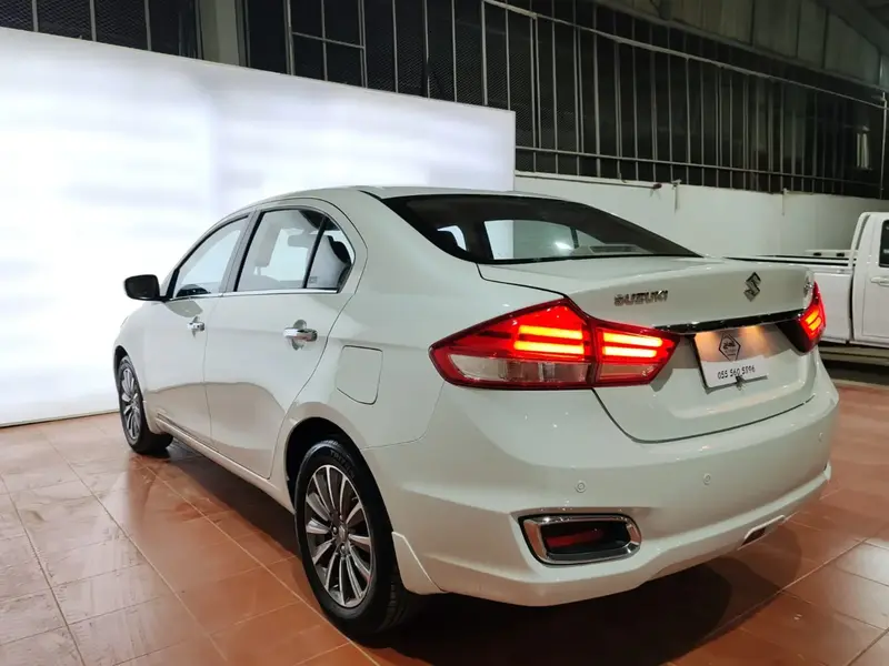 Suzuki Ciaz 2023 4