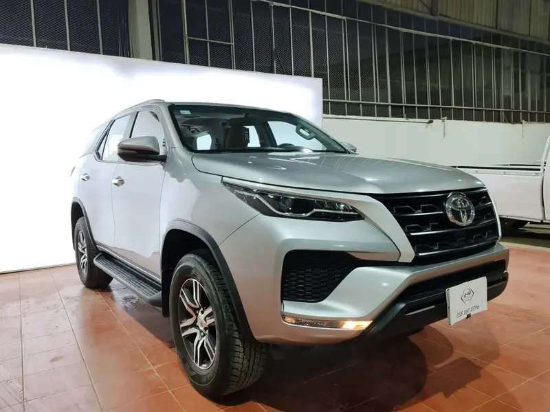 Toyota Fortuner 2024 2
