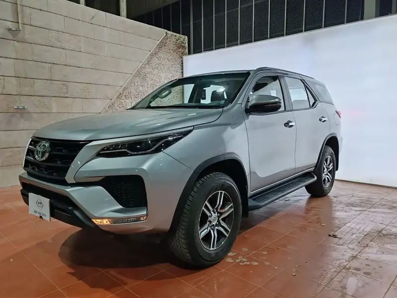 Toyota Fortuner 2024 3