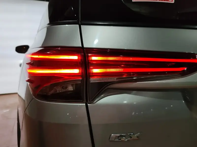 Toyota Fortuner 2024 5
