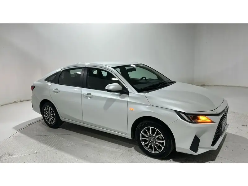 Toyota Yaris Y 2023 2