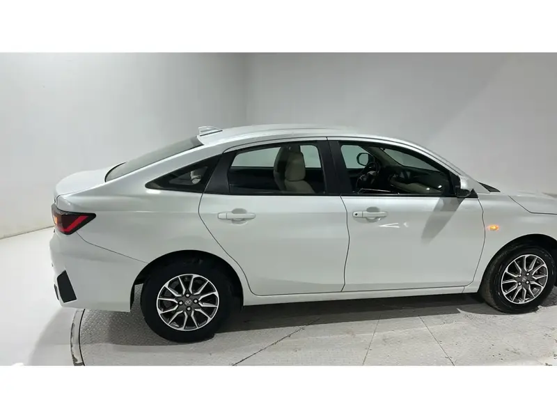 Toyota Yaris Y 2023 7