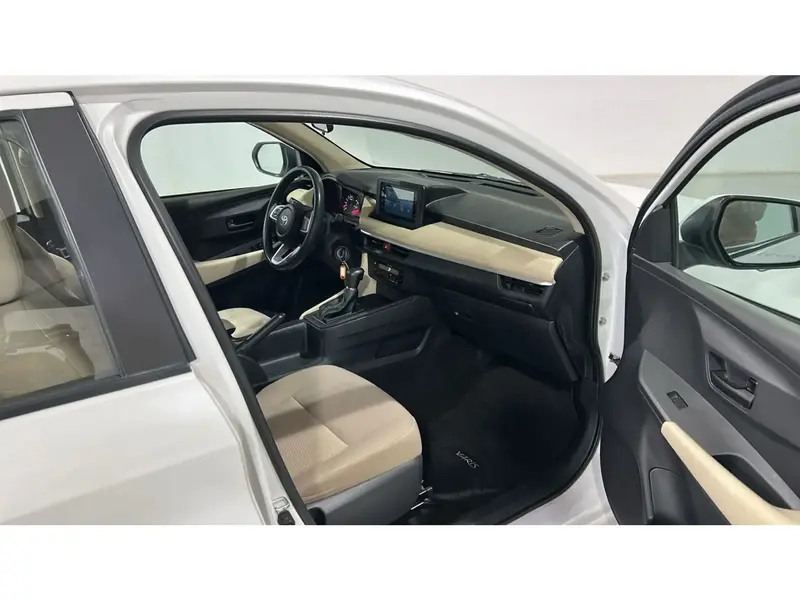 Toyota Yaris Y 2023 19
