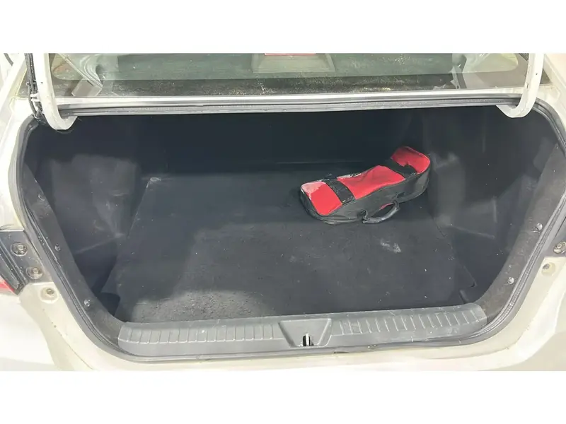Toyota Yaris Y 2023 22