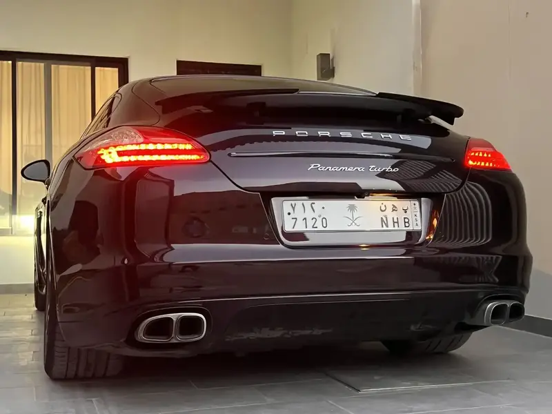 Porsche Panamera 2012 10