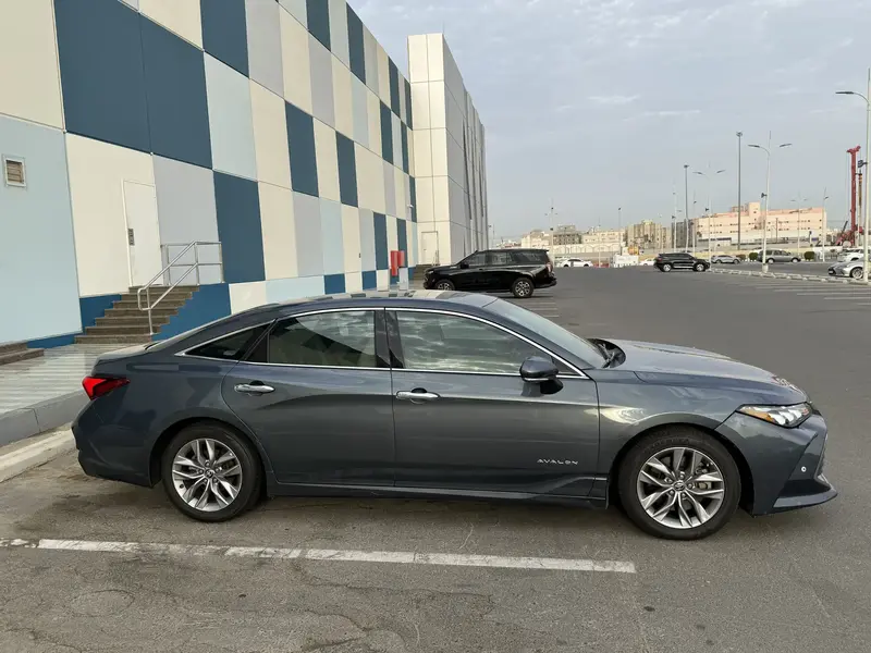 Toyota Avalon 2022 5