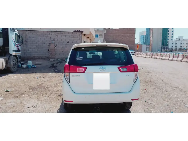 Toyota Innova 2018 3