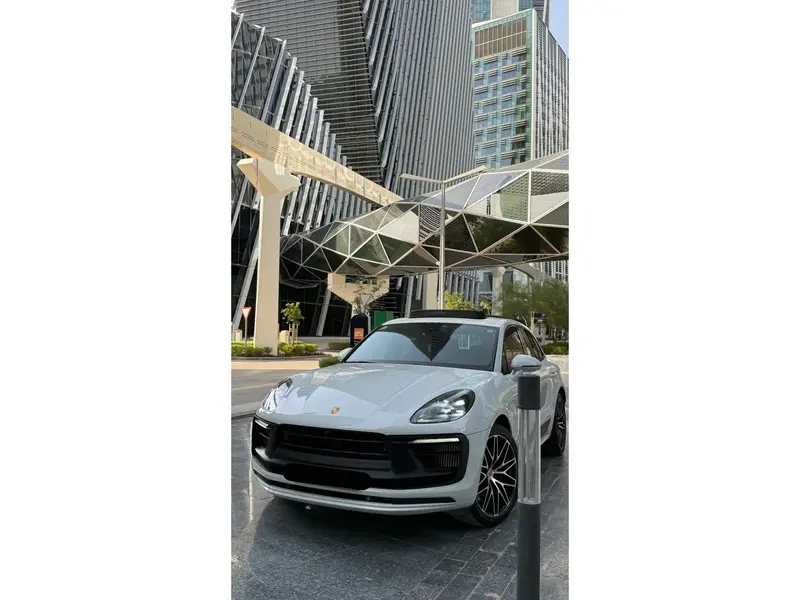 Porsche Macan 2023 1