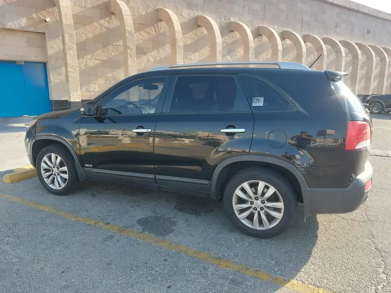 KIA Sorento 2011 4