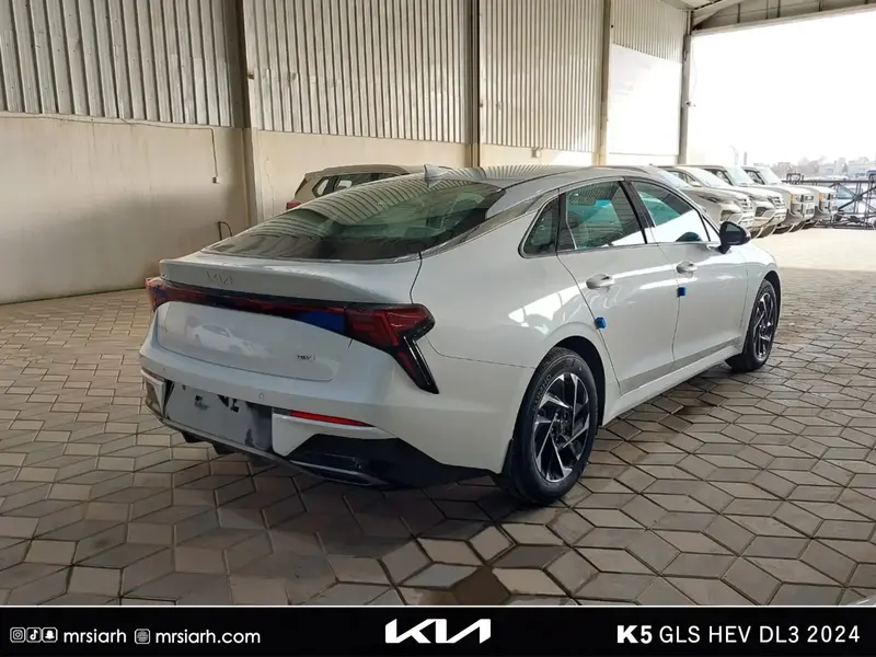 KIA K5 2024 7