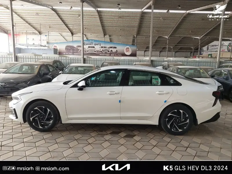 KIA K5 2024 4