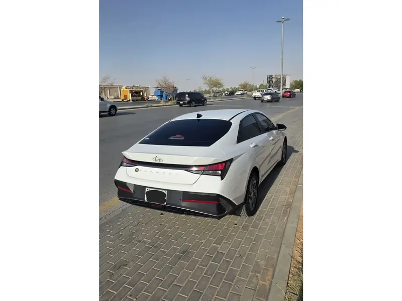 Hyundai Elantra 2025 2