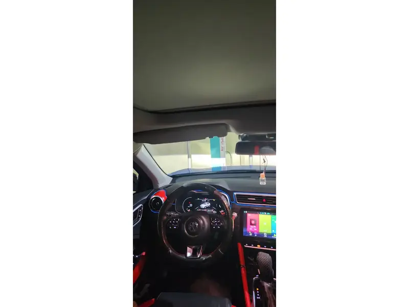 ام جي ZS 2022 11