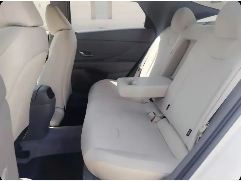Hyundai Elantra 2025 6