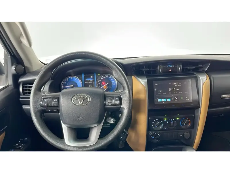 Toyota Fortuner GX2 4x4 2024 16