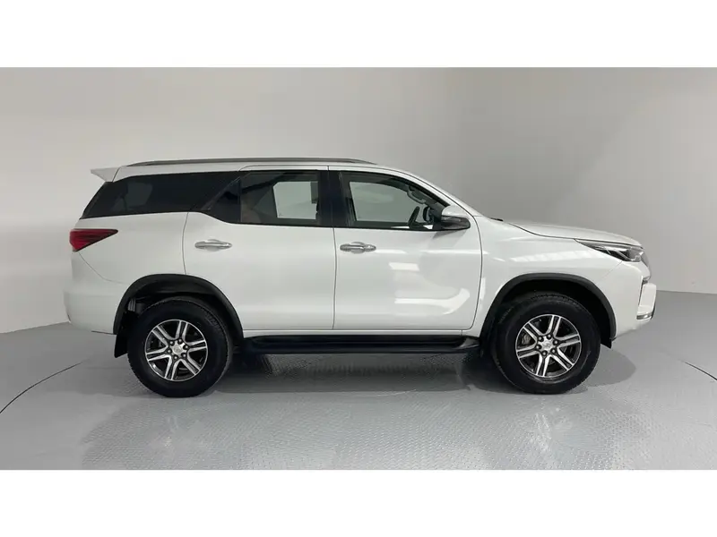 Toyota Fortuner GX2 4x4 2024 11