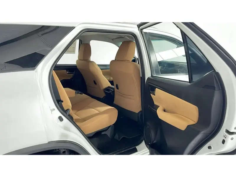 Toyota Fortuner GX2 4x4 2024 17