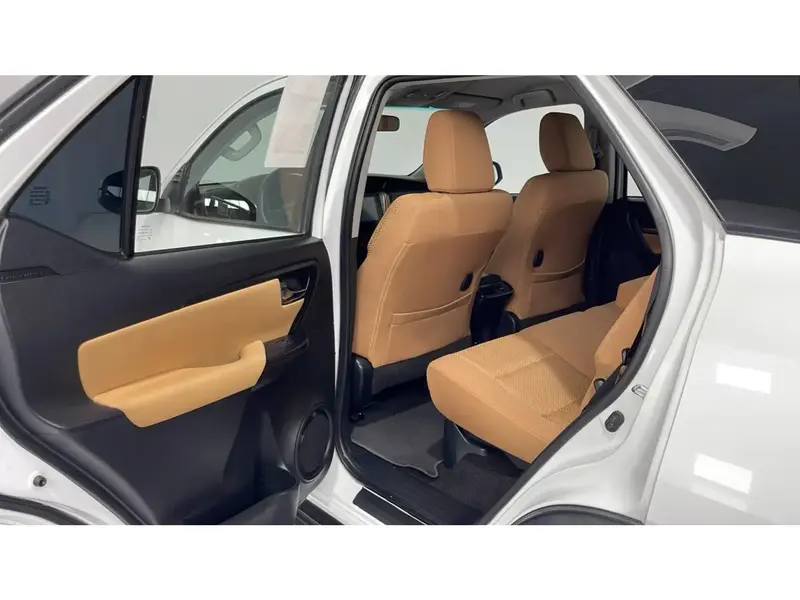 Toyota Fortuner GX2 4x4 2024 19