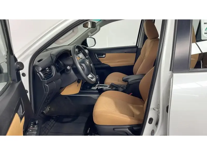 Toyota Fortuner GX2 4x4 2024 21