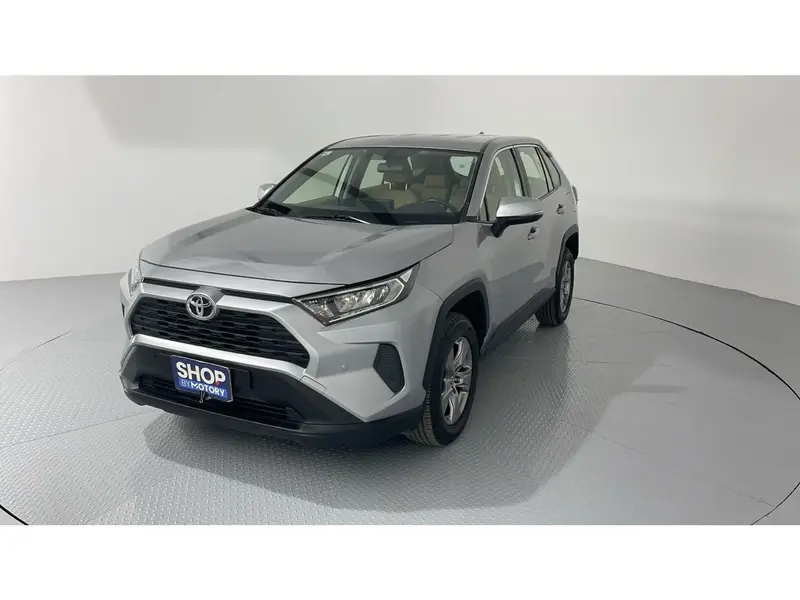 Toyota RAV4 LE 4X4 2024 10