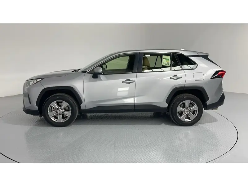 Toyota RAV4 LE 4X4 2024 4