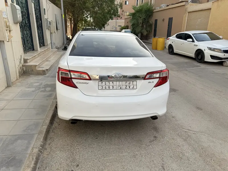 Toyota Camry 2012 4