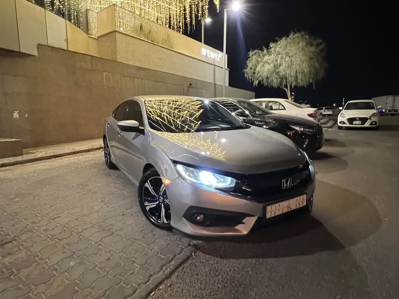 Honda Civic 2018 6