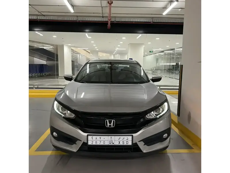 Honda Civic 2018 4