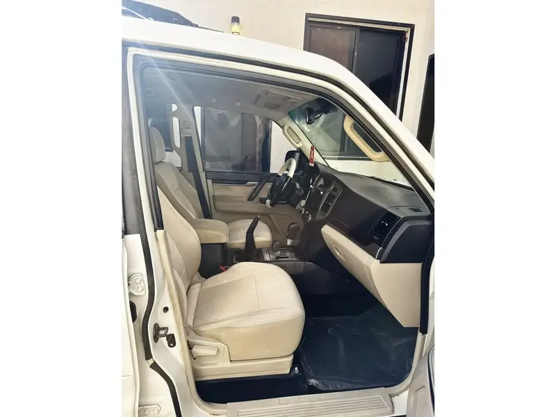 Mitsubishi Pajero 2015 9