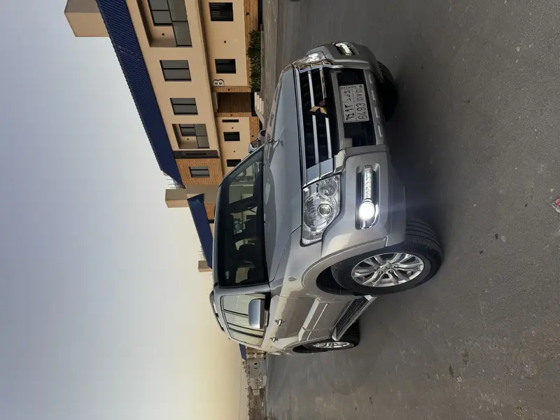 Mitsubishi Pajero 2022 3