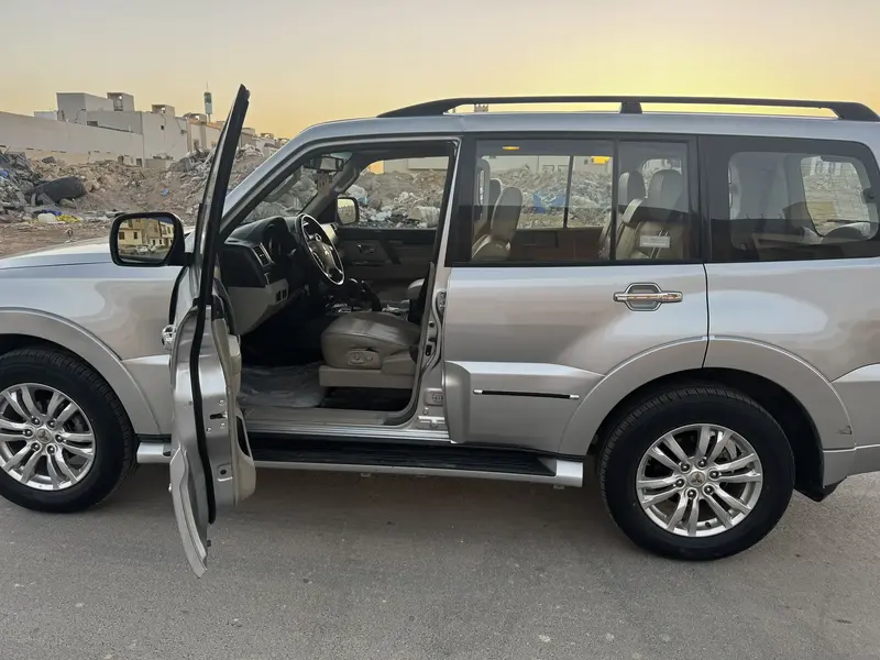 Mitsubishi Pajero 2022 11