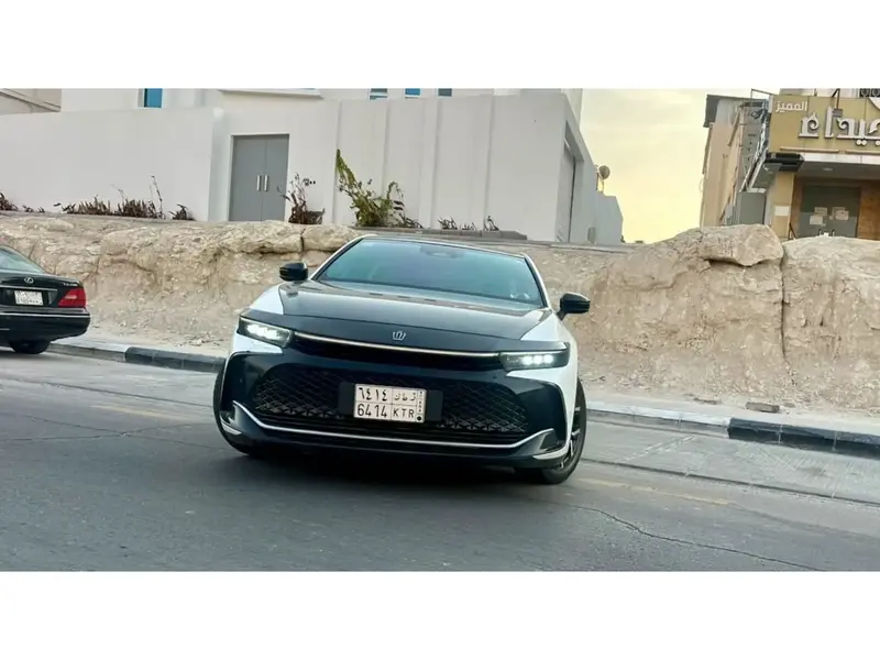 تويوتا كراون 2023 1