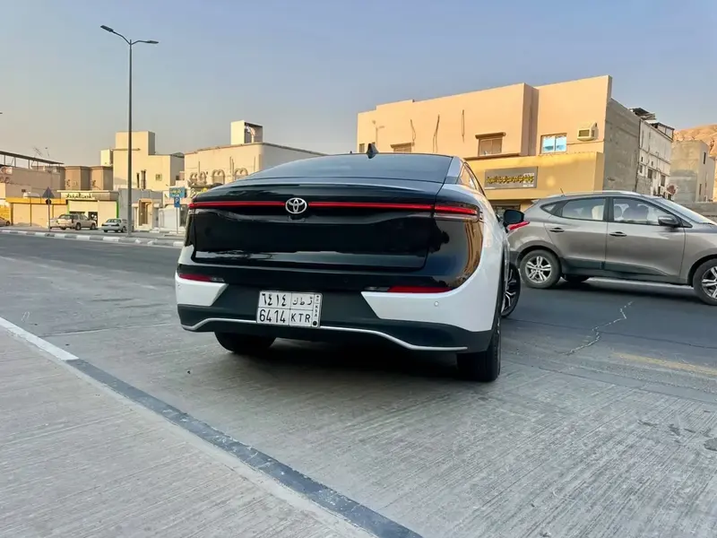 تويوتا كراون 2023 11