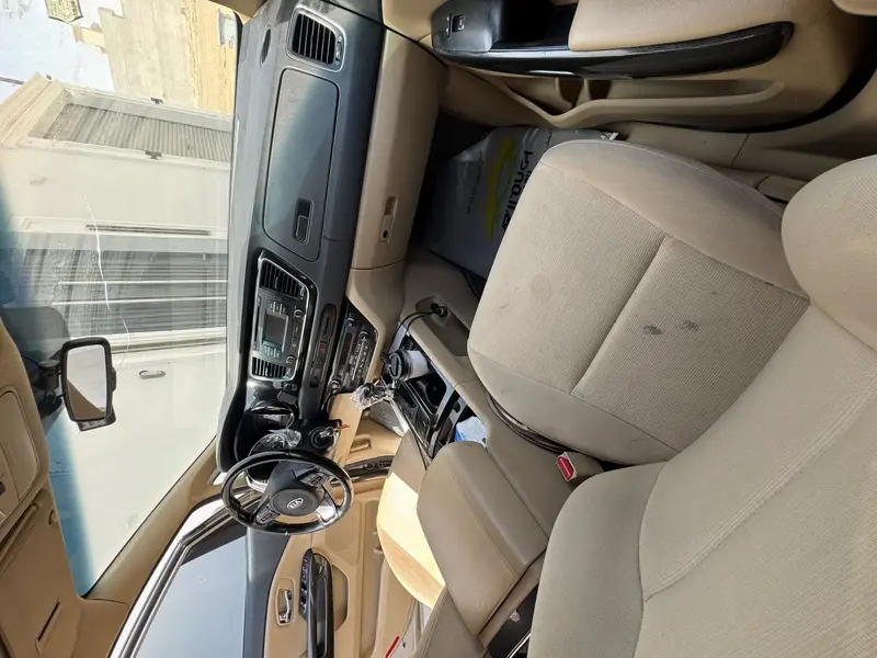 KIA Carnival 2016 8