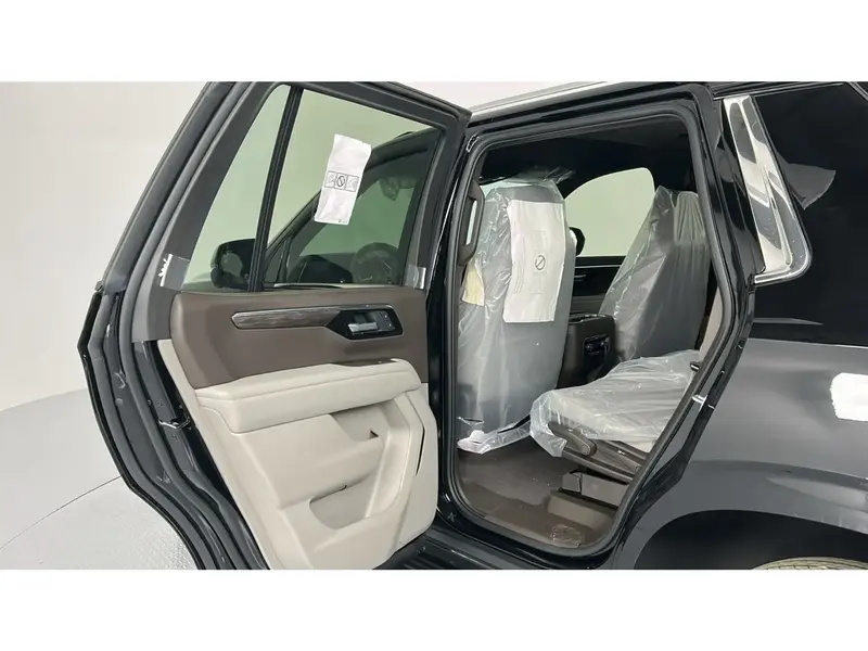 Chevrolet Tahoe LS RWD 2025 13