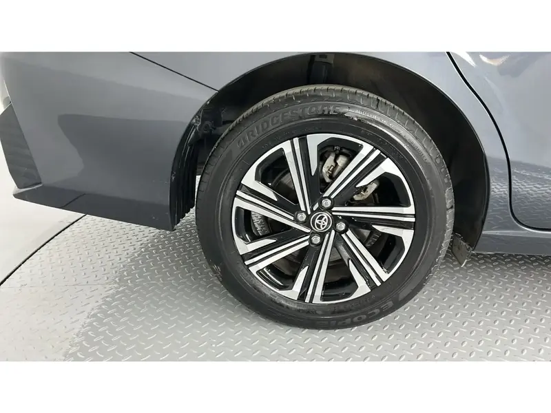 Toyota Yaris Y PLUS 1.3L 2024 15