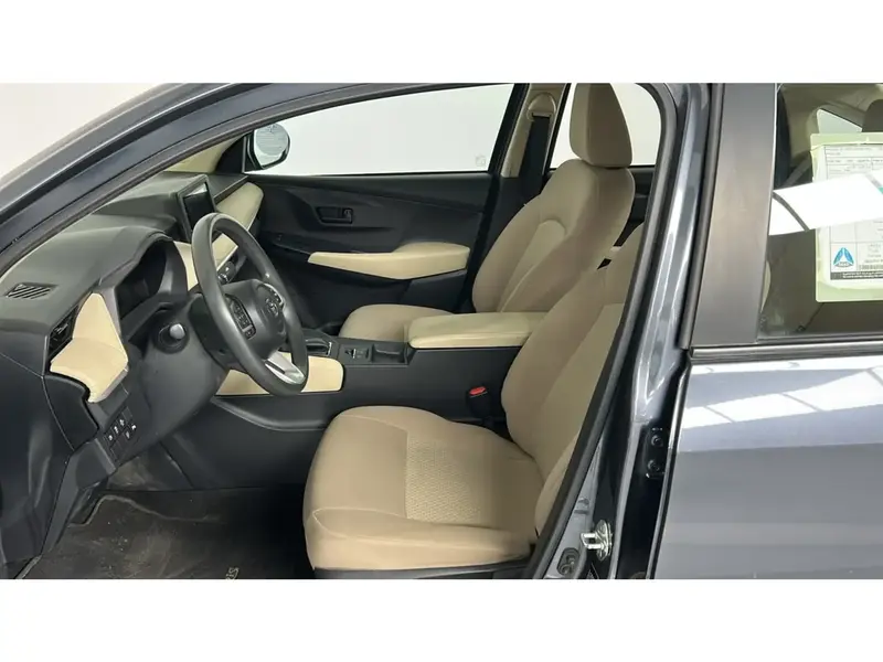 Toyota Yaris Y PLUS 1.3L 2024 23