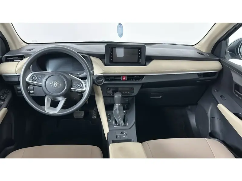 Toyota Yaris Y PLUS 1.3L 2024 24