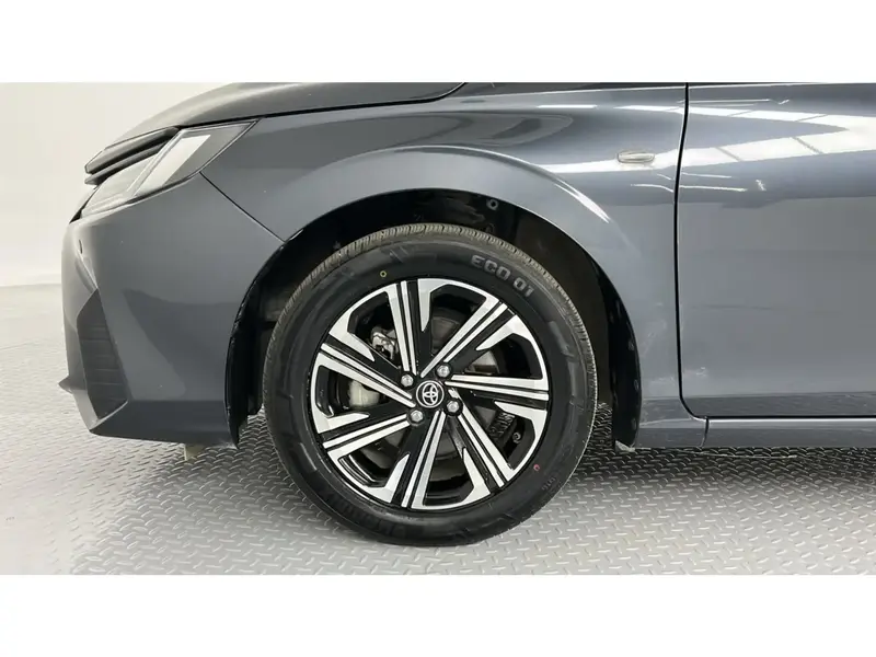 Toyota Yaris Y PLUS 1.3L 2024 32