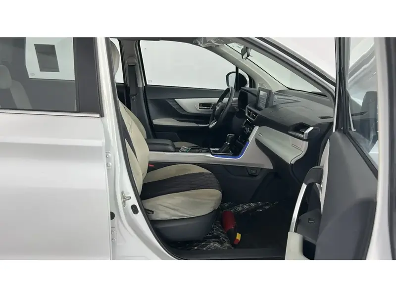 Toyota VELOZ GLX 2024 8