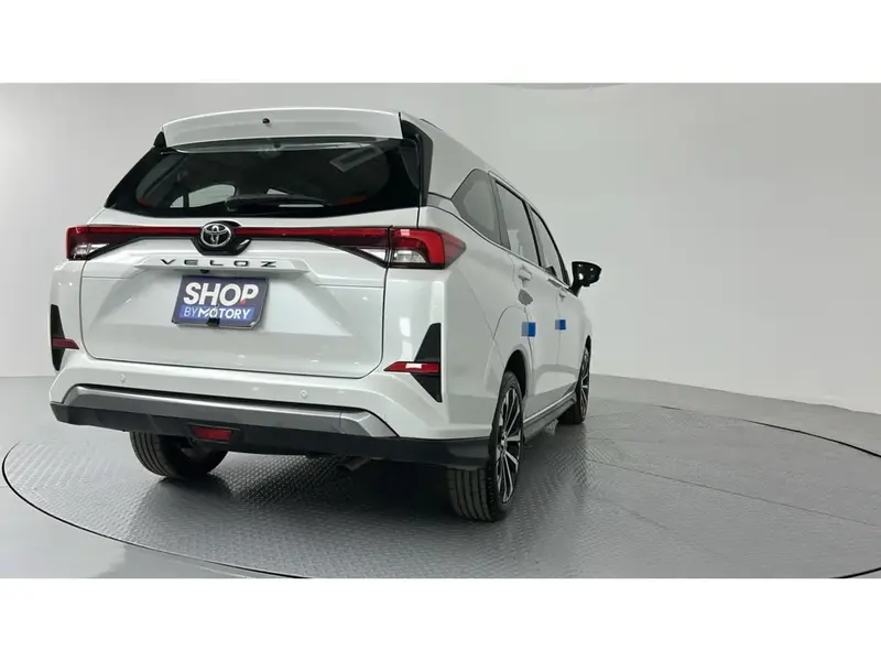 Toyota VELOZ GLX 2024 18