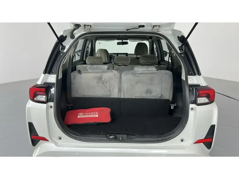 Toyota VELOZ GLX 2024 26
