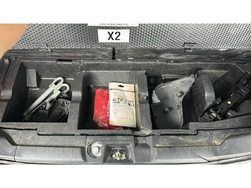 Toyota VELOZ GLX 2024 31